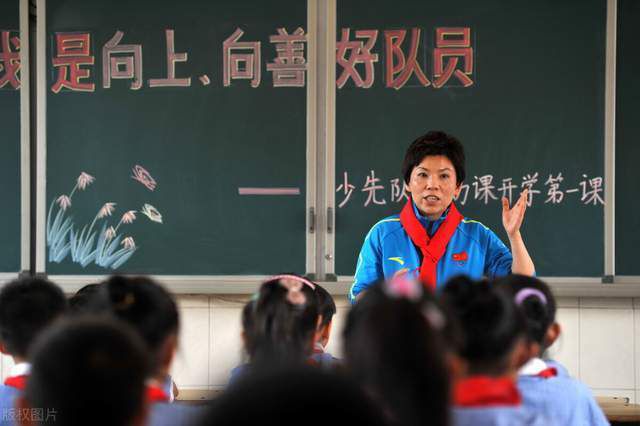 曩昔与影子军团和小丑的两场战争，危险最多的是哥谭市的通俗平易近众、精英阶级中的公理权势和勇敢差人。